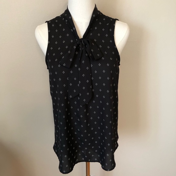 Le Lis Elegant Black Sleeveless Blouse Size S - Picture 1 of 10